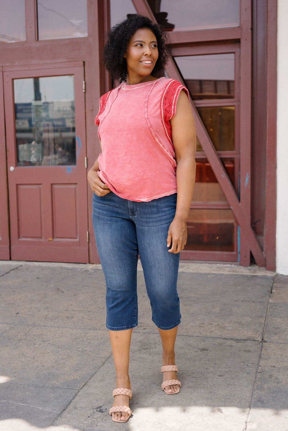 Helen Mid Rise Sleek Chic Side-Slit Capris PLUS – Judy Blue