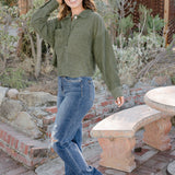 Maddie High Rise 90's Distressed Knee Straight Fit