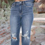 Maddie High Rise 90's Distressed Knee Straight Fit