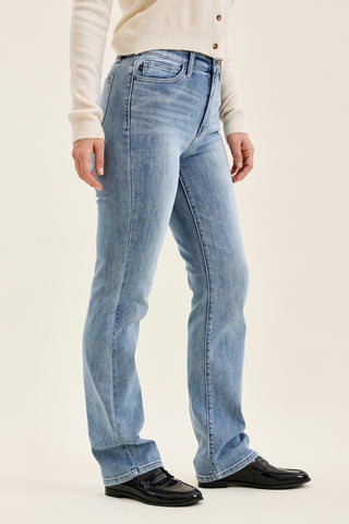 Brenda 90's Straight Fit