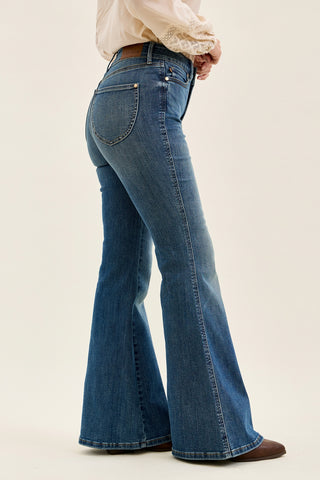 Jaqueline Flare With Double Button And Shield Pockets