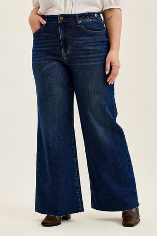 Lux Retro Wide With Adjustable Tabs - PLUS