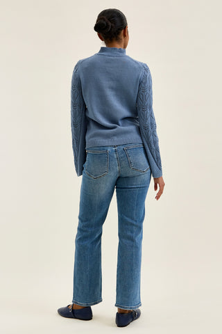 Lara Slim Straight Rigid Magic
