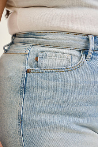Maggie Rigid Magic Shorts - PLUS
