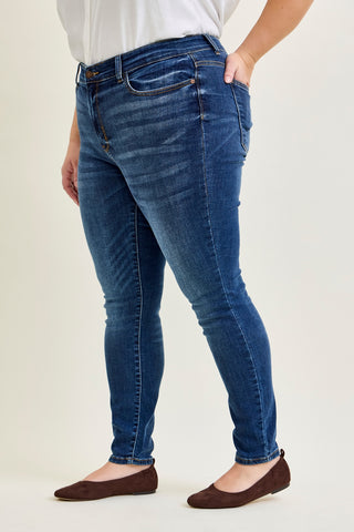 Ella Mid Rise Handsand Classic Skinny - PLUS