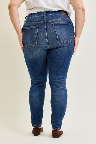 Ella Mid Rise Handsand Classic Skinny - PLUS