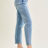 Stacy Vintage Vibes Slim Jeans with a Pocket Perk