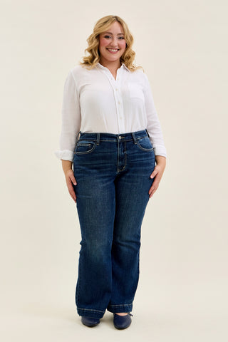 Charlotte Flare Jean (Petite) - PLUS