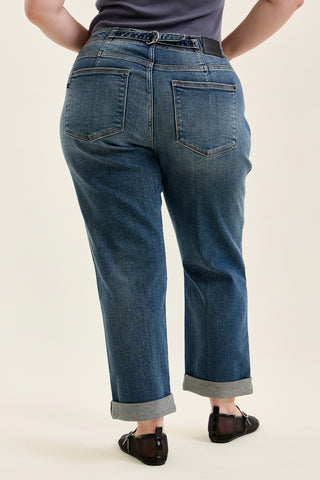 Billie Boyfriend With Adjustable Back Tab - PLUS