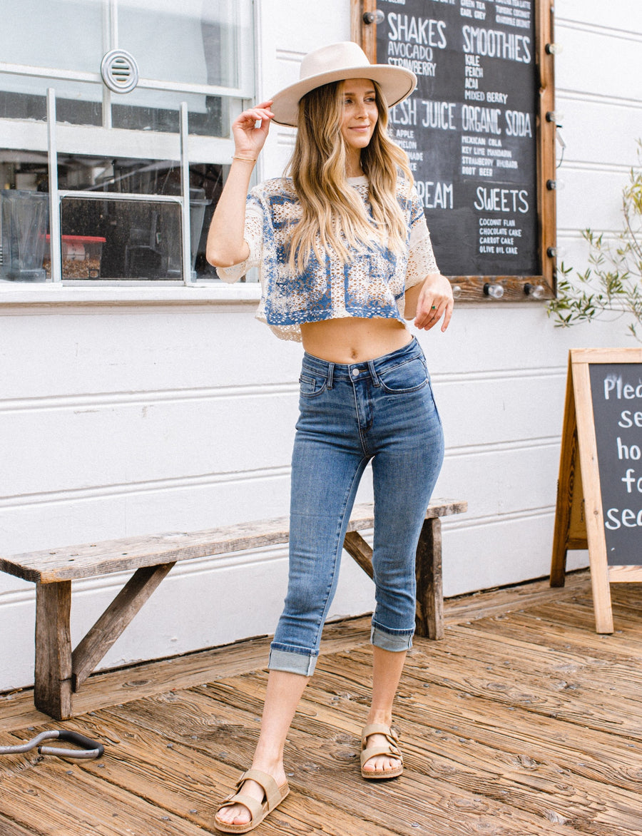 Aliana Midrise Cuffed Capri